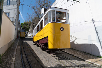 Elevador da Gloria en el mirador san pedro de alcantara, lisboa, portugal. 
