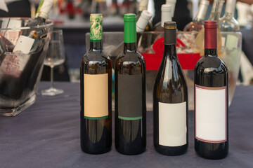 Degustazione di vini all'aperto