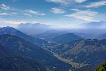 Fototapeta premium val di cembra con lago di Pine' e Piazze dal monte cogne