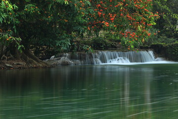 Namtok Chet Sao Noi or Chet Sao Noi waterfall,
the famous tourist attraction of Saraburi is a 7-tiered waterfall that is clean and shady with various large and small trees. THAILAND