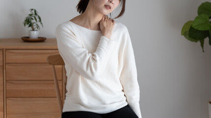 肩こりのミドル女性