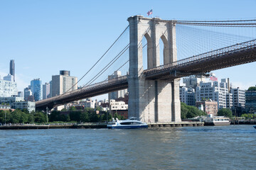 Obraz premium cenic Bridges Between Manhattan and Brooklyn at Sunrise