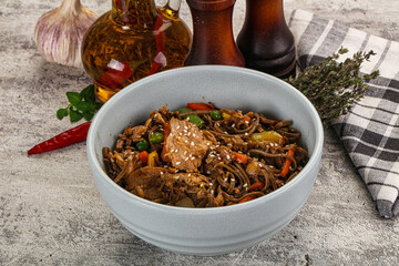 Soba with shredded pork and vegetables
