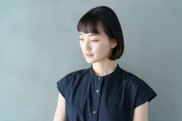 若い女性のポートレート