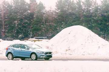 Vehicle driving in frosty conditions