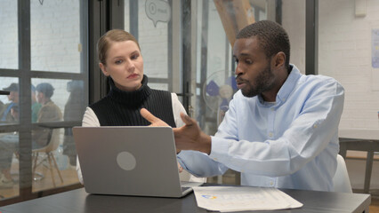 Obraz premium Business People Working on Business Report, Doing Paperwork