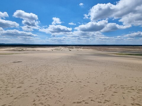 Bledow Desert (Pustynia Błędowska) is an area of sands and gravels located between Błęd&oacute;w and the villages of Chechło and Klucze in Poland. 