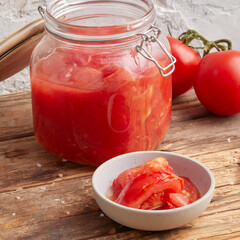 Tomato sugo or gazpacho in a storage jar – vegan summer preserve
