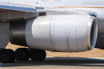 Motor de avión de línea