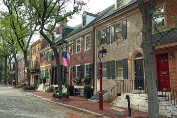 Street of historic 18th century houses in the Old City of Philadelphia Pennsylvania, U.S.A.