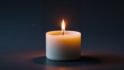 Single candlelight glow