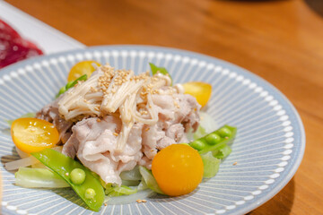 Cold Pork Salad with Yellow Tomatoes and Enoki Mushrooms / 黄トマトとえのきの冷しゃぶサラダ
