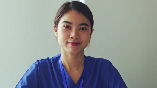 Female surgeon medical influencer talks about content that promotes knowledge people are interested in health constantly creating new and creative content whether providing knowledge entertainment.