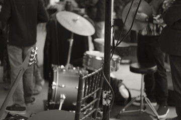 Graduation: music played, good bye discourses and emotions