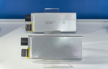 Lithium ion industrial high current pouch cell batteries