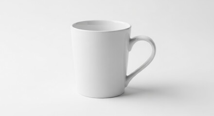 Obraz premium A clean white coffee mug showcasing a simple design perfect for branding and advertising projects