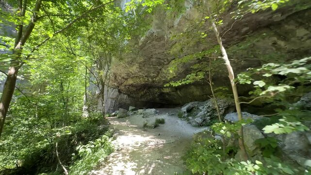 H&ouml;hle in der Teufelsschlucht