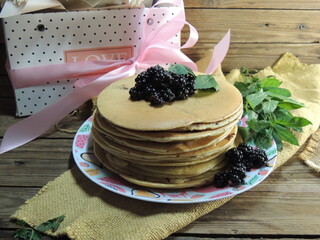 pancakes with berries