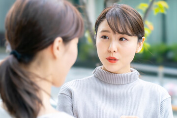 女性