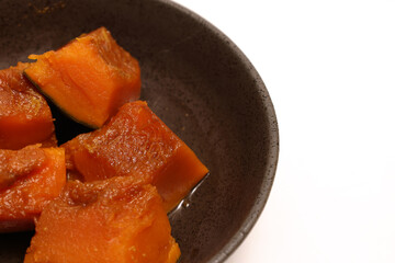 器にもりつけたカボチャの煮物