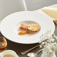 Apple cake with caramel