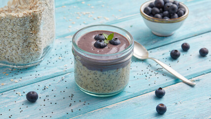 Açai overnight oats with blueberries