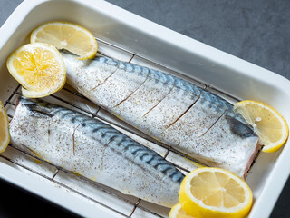 Seasoned with fresh mackerel spices and lemon