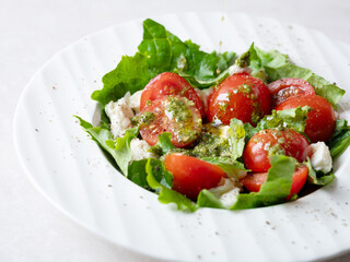 salad with tomatoes and feta cheese