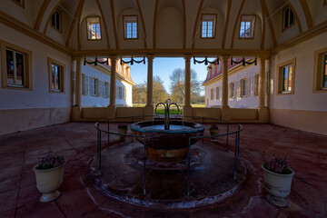 Brunnenhalle im Kurpark im Bayerischen Staatsbad Bad Bocklet, Landkreis Bad Kissingen,...