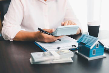Calculator to check and summary expense of home loan mortgage for refinance plan , people lifestyle...