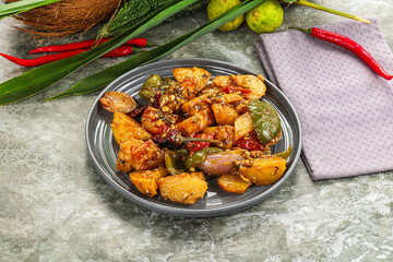 Potato with bell pepper and gravy