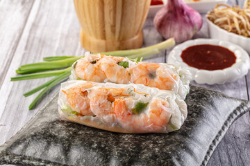 VIetnamese traditional spring roll with shrimp