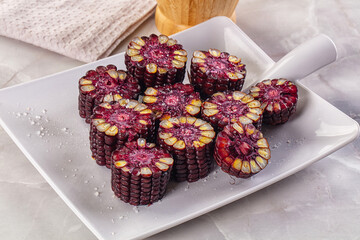 Ripe boiled black corn garnish