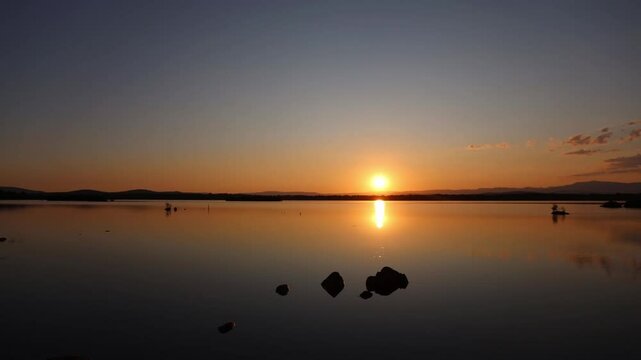 Time-lapse video of the sunset at the Valpara&iacute;so Reservoir, Zamora, Spain.