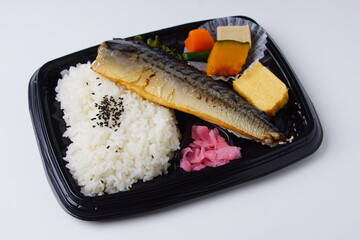 焼鯖の弁当
