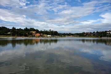Silence and reflections on the lake of Saen Monourom