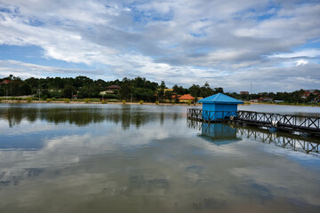 Silence and reflections on the lake of Saen Monourom