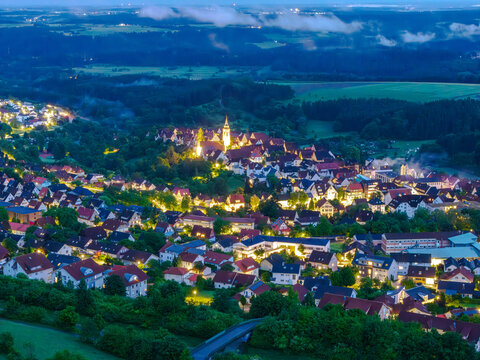 Dornstetten im Schwarzwald am Abend aus der Vogelperspektive