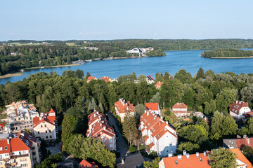 Mrągowo z lotu ptaka - widok na stare miasto i jezioro Czos © Trip