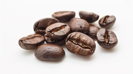 Obraz premium Arabica Elegance: Artistic White Background Coffee Bean Images – Glossy Roast Gradients, Textured Bean Creases, Aromatic Steam Hints, and Precision-Arranged Coffee Bean Patterns in High-Contrast Photo