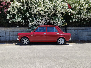 Fototapeta premium Vintage red car