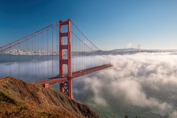 Fototapeta premium Golden Gate Bridge in the Fog