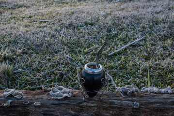 helada en Misiones, mate en el campo, bebida caliente en invierno. frío extremo.