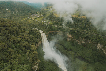 Atardecer en el salto del Tequendama, ubicado en Soacha, Cundinamarca (Colombia)