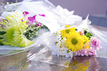 故人の追悼に供えられた花束