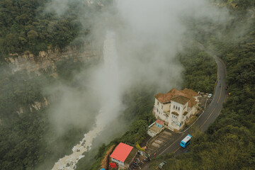 Atardecer en el salto del Tequendama, ubicado en Soacha, Cundinamarca (Colombia) © Andres Mogollon