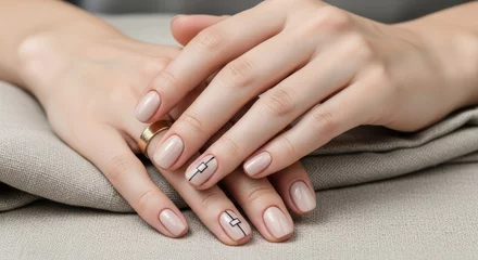 Tableaux sur Plexiglas A close-up of hands with a modern, minimalist manicure