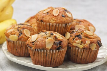 Banana muffins are made from a mixture of raw materials in the form of wheat flour and crushed banana.