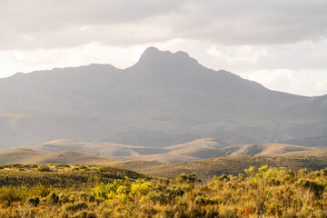Majest&auml;tische Berglandschaft im s&uuml;dafrikanischen Wildreservat