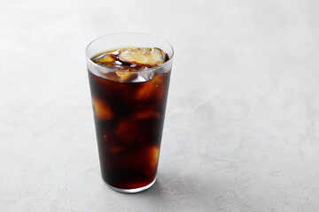 グラスに注いだアイスコーヒー　Iced coffee served in a glass